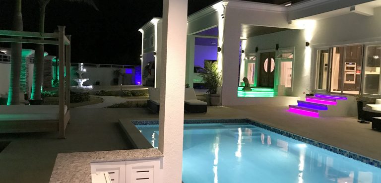 White-house-pool-1
